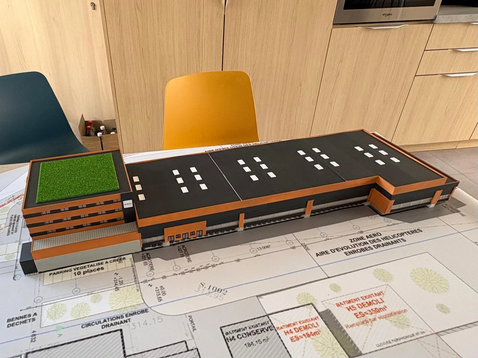 Maquette architecturale de bâtiment imprimée en 3D à l'échelle